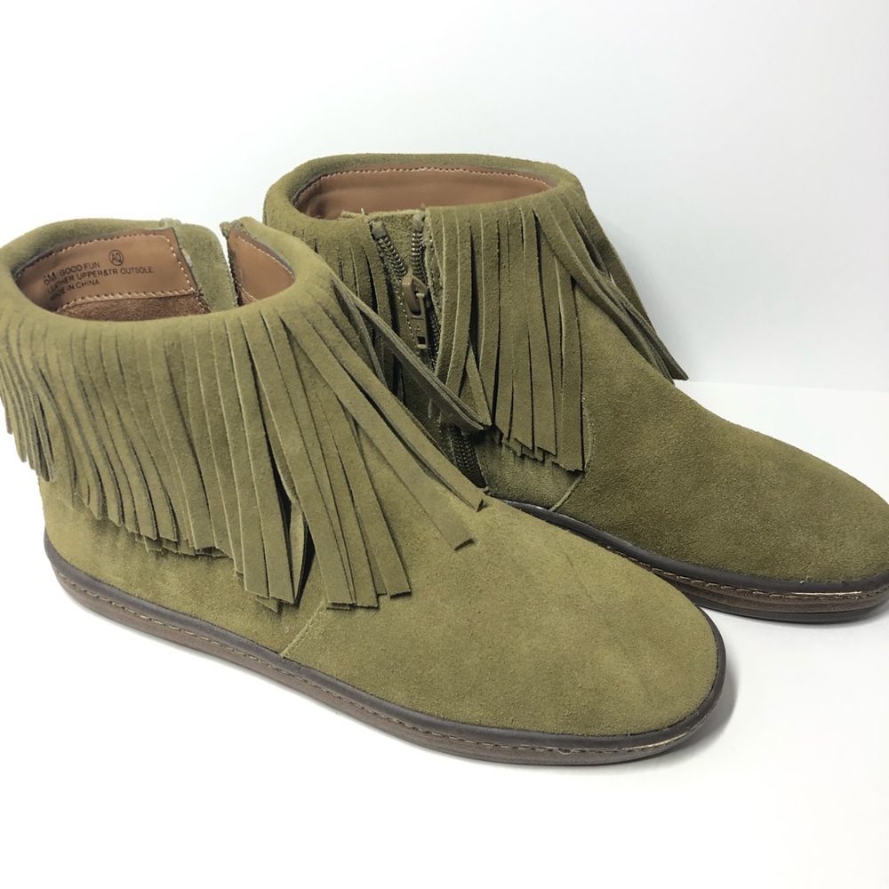NWOT Aerosoles military green flat boots w/ fringe